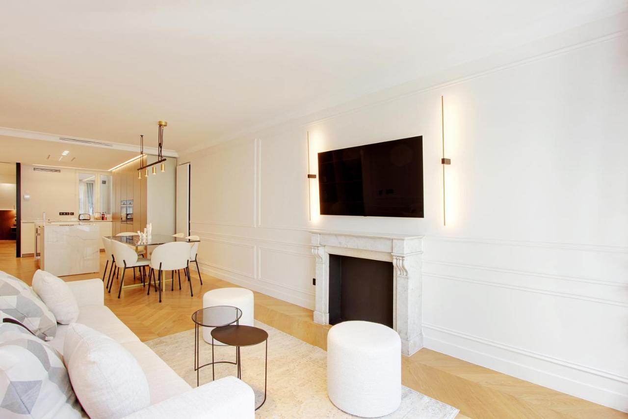 Stunning Apartment With View At The Very Heart Of Paris Dış mekan fotoğraf