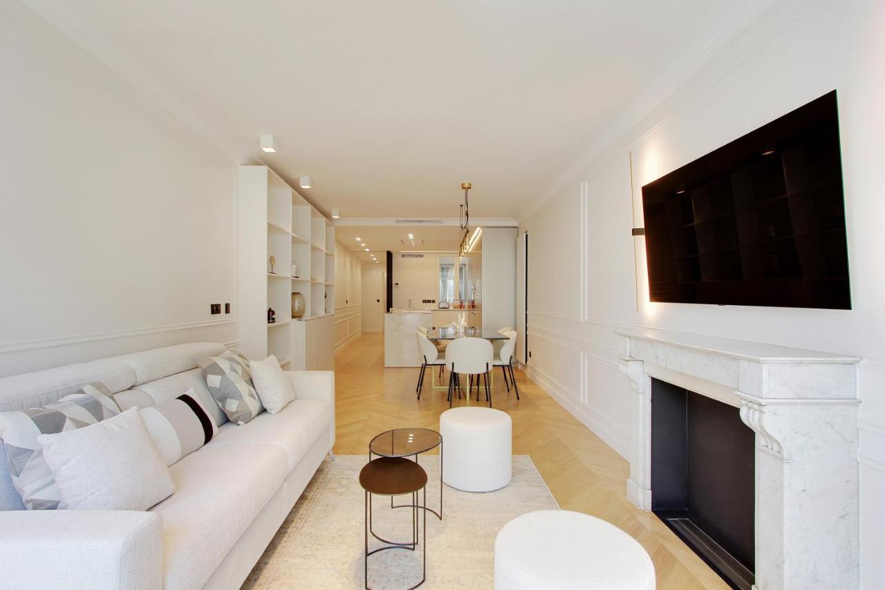 Stunning Apartment With View At The Very Heart Of Paris Dış mekan fotoğraf