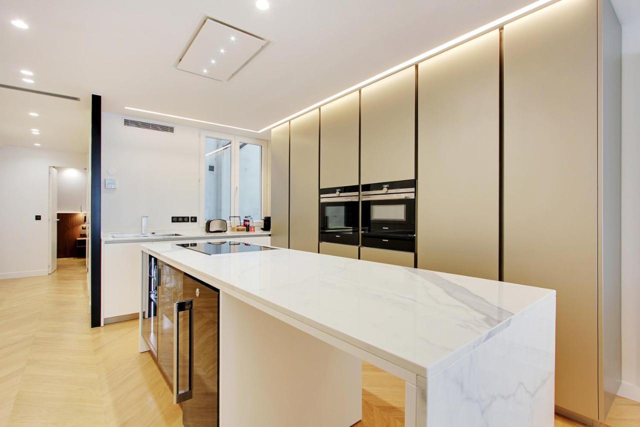 Stunning Apartment With View At The Very Heart Of Paris Dış mekan fotoğraf